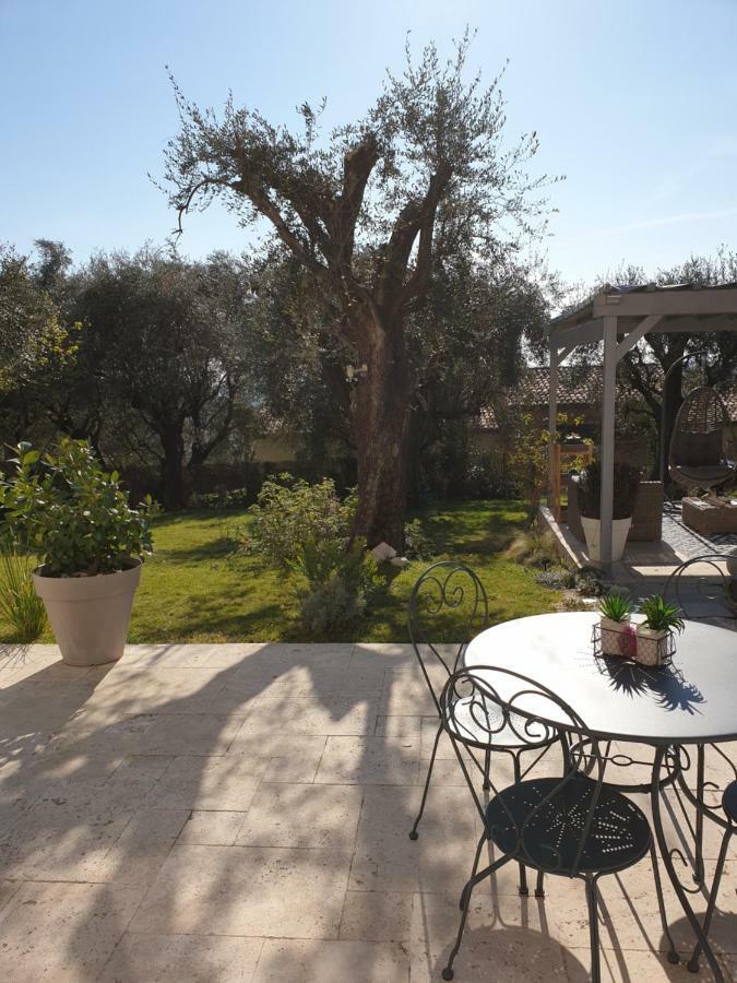 Готель La Bastide Aux Oliviers Турретт-сюр-Лу Екстер'єр фото